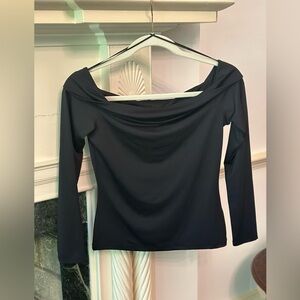 Women’s H&M black off-the-shoulder top